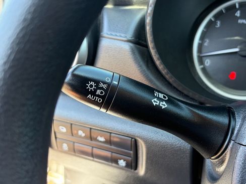 Used 2025 Nissan Versa S w/ Trunk Package FWD image 18