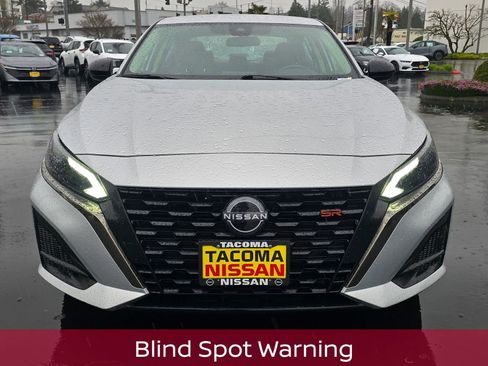 Used 2024 Nissan Altima 2.5 SR FWD image 9