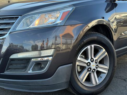 Used 2015 Chevrolet Traverse LT FWD image 5