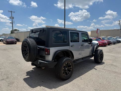 Used 2017 Jeep Wrangler Unlimited Sport w/ Connectivity Group AWD/4WD image 6
