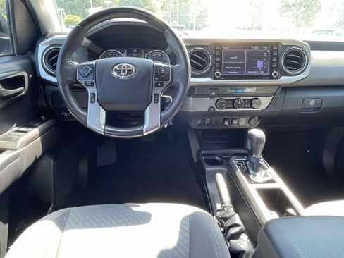 Used 2022 Toyota Tacoma SR5 w/ Technology Package RWD image 15