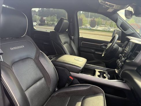 Used 2024 RAM 1500 Laramie AWD/4WD image 17