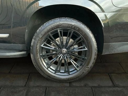 Used 2022 GMC Yukon XL Denali image 19