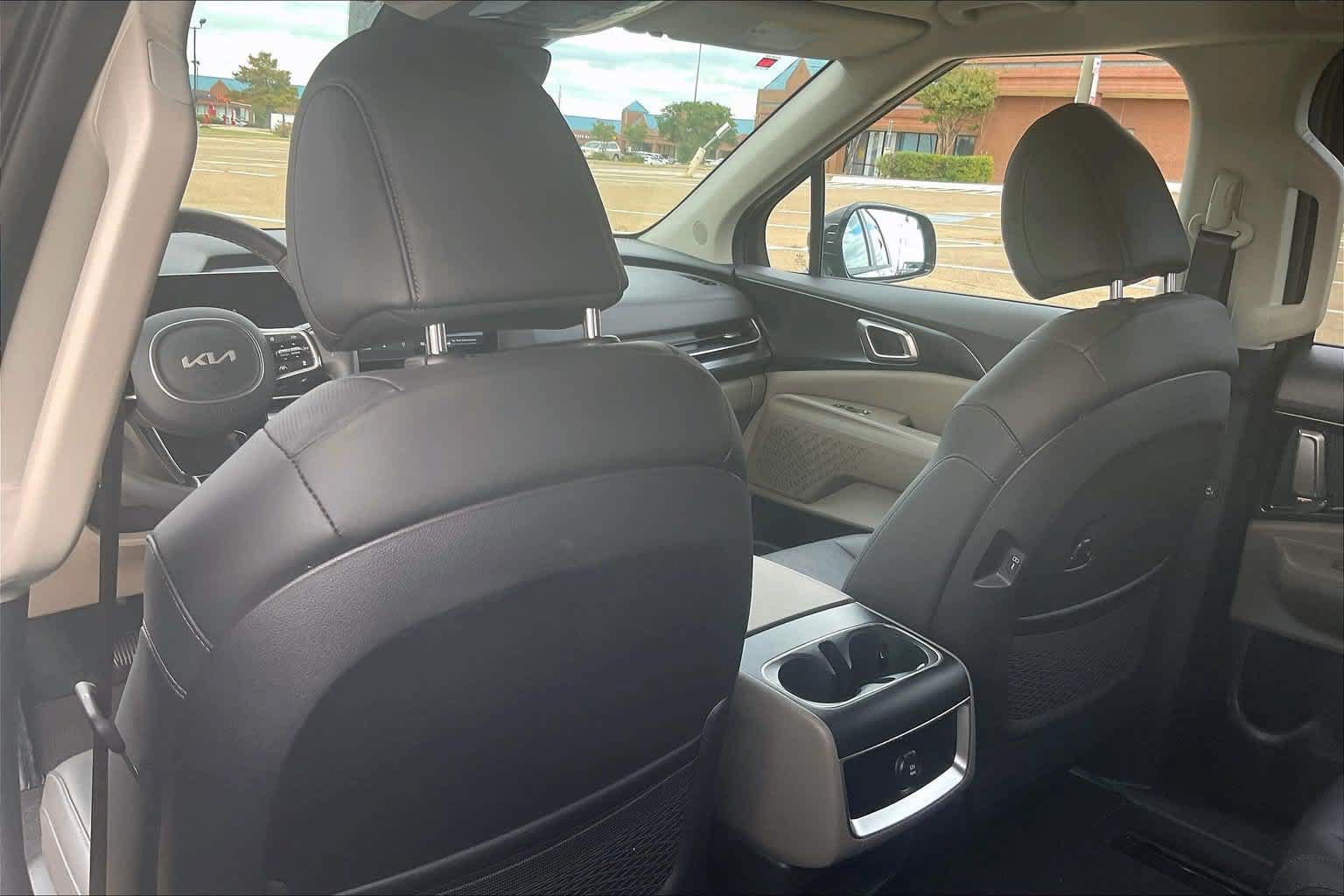 Certified 2026 Kia Carnival FWD image 10