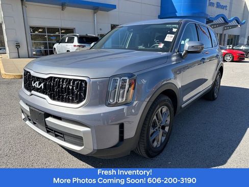 Used 2023 Kia Telluride LX image 1