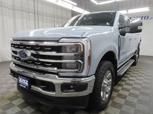 Used 2025 Ford F350 Lariat image 6