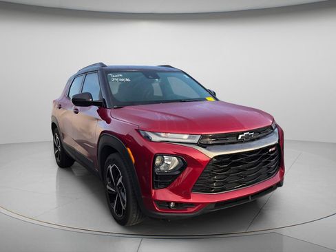 Used 2021 Chevrolet TrailBlazer RS w/ Sun and Liftgate Package FWD image 4