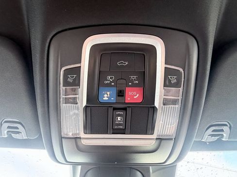 Used 2022 RAM 1500 Limited AWD/4WD image 17