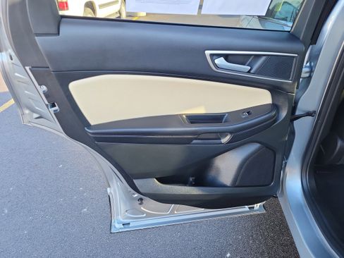 Used 2023 Ford Edge SEL w/ Convenience Package image 11