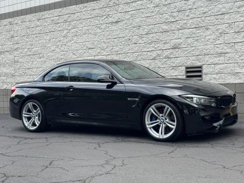 Used 2018 BMW M4 Convertible RWD image 40