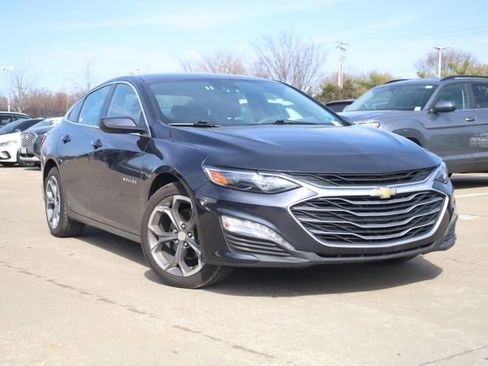 Used 2023 Chevrolet Malibu LT w/ Driver Confidence Package image 2
