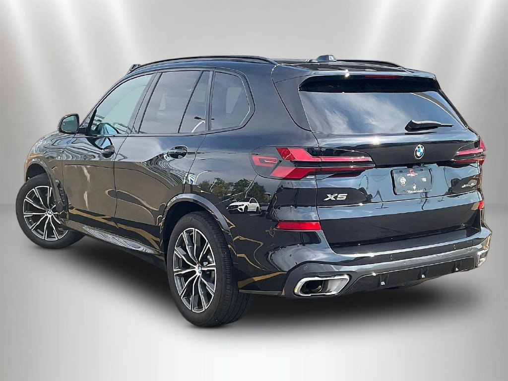 Used 2024 BMW X5 xDrive40i w/ M Sport Package AWD/4WD image 4