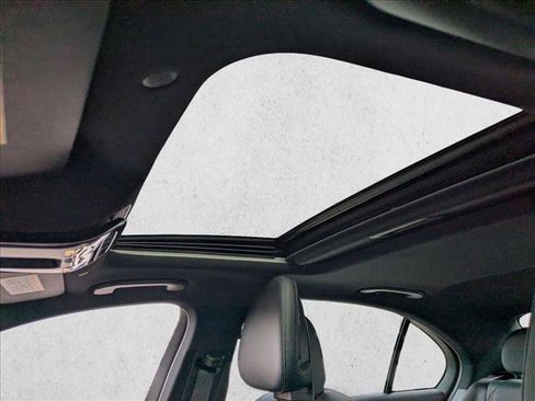 Used 2025 Mercedes-Benz C 300 4MATIC Sedan image 19