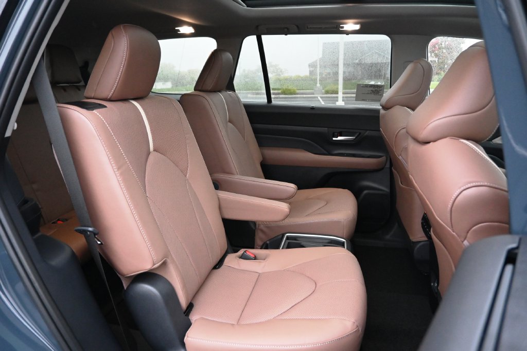 New 2026 Toyota Grand Highlander AWD image 18