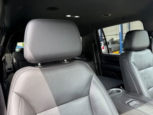 Used 2021 Chevrolet Suburban LT AWD/4WD image 13