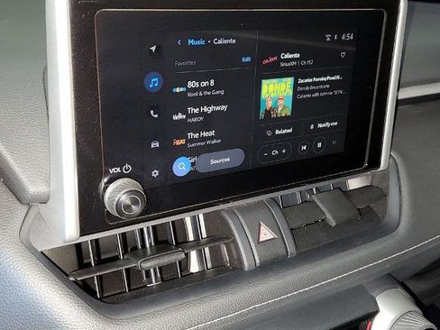 Used 2025 Toyota RAV4 XLE image 18