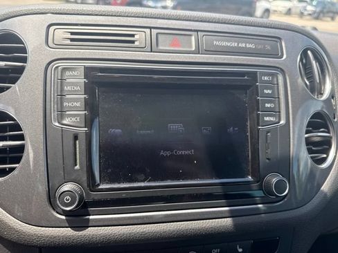 Used 2016 Volkswagen Tiguan SE AWD/4WD image 25