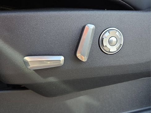 New 2025 Lincoln Navigator Reserve w/ Jet Appearance Package image 16