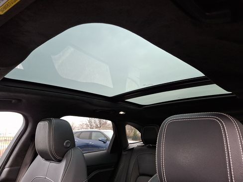 Used 2020 Jaguar F-PACE R-Sport image 15