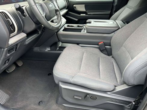 Used 2025 Ford Expedition Max Active RWD image 21