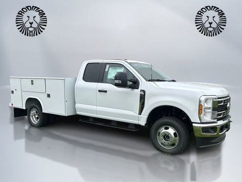 New 2026 Ford F350 XL w/ XL Chrome Package AWD/4WD image 3