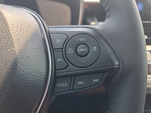 Used 2025 Toyota Corolla XSE FWD image 28