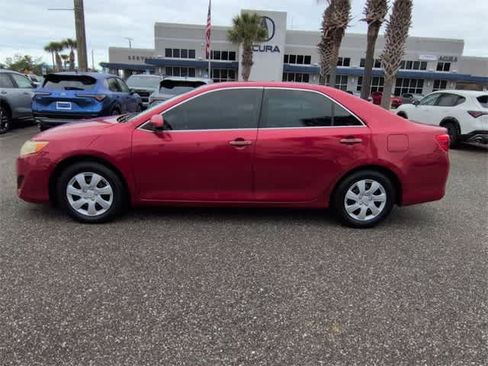 Used 2014 Toyota Camry L image 5