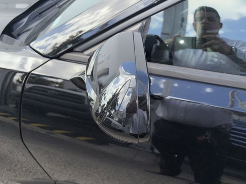 Used 2020 Chevrolet Camaro LT w/ RS Package image 4