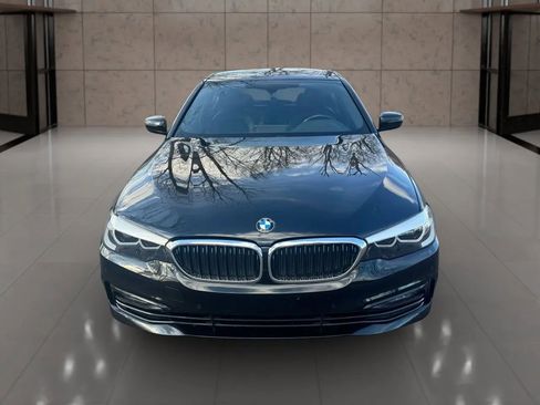 Used 2018 BMW 530e w/ Premium Package 2 image 9