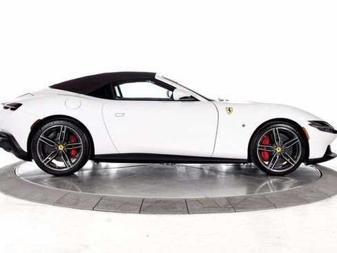 Certified 2025 Ferrari Roma Spider RWD image 12