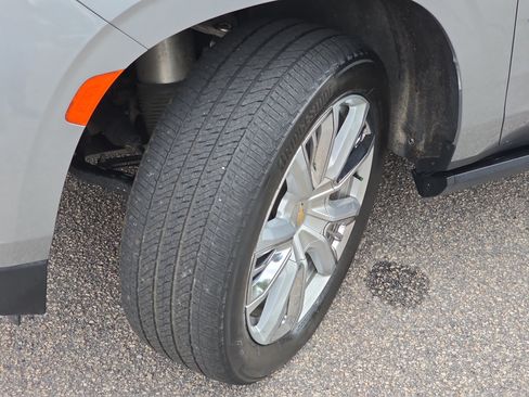 Used 2024 Chevrolet Suburban High Country AWD/4WD image 39