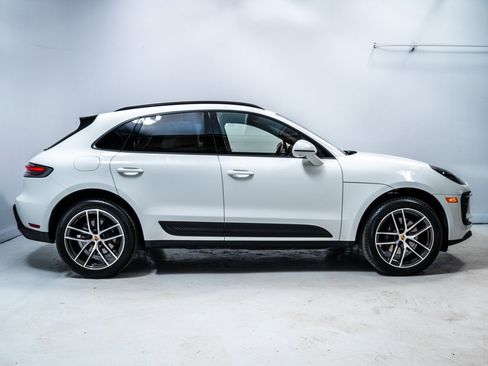 Used 2025 Porsche Macan image 8