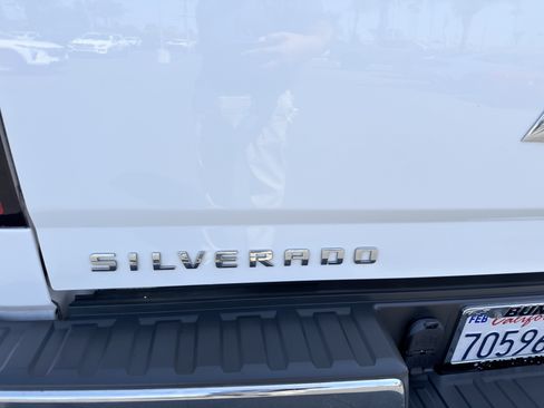 Used 2018 Chevrolet Silverado 1500 LT w/ All Star Edition AWD/4WD image 42