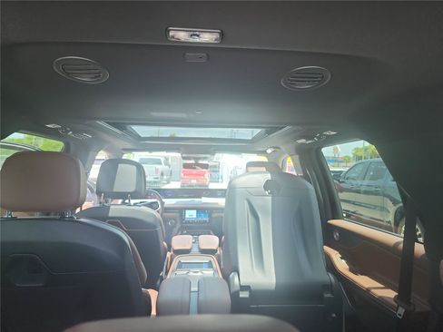 New 2026 Lincoln Navigator Reserve AWD/4WD image 22