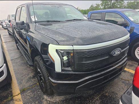 Used 2025 Ford F150 Lightning XLT AWD/4WD image 5