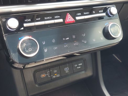 Used 2025 Hyundai Tucson Limited FWD image 29
