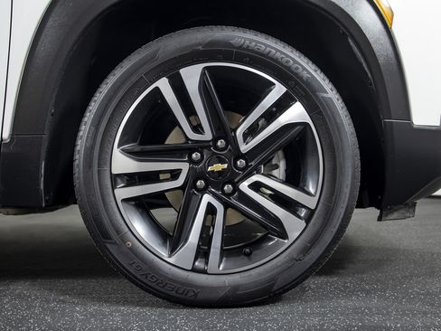 Used 2023 Chevrolet TrailBlazer LT w/ Convenience Package FWD image 16
