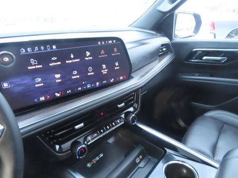 Used 2025 Chevrolet Tahoe Z71 w/ Sun And Tow Package image 39