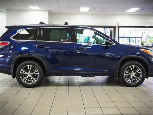 Used 2016 Toyota Highlander XLE image 5