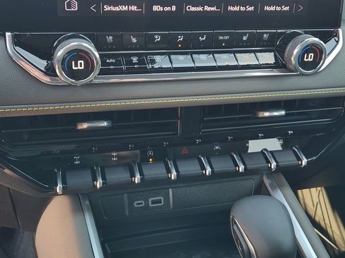 New 2026 Chevrolet Colorado ZR2 w/ Technology Package image 14