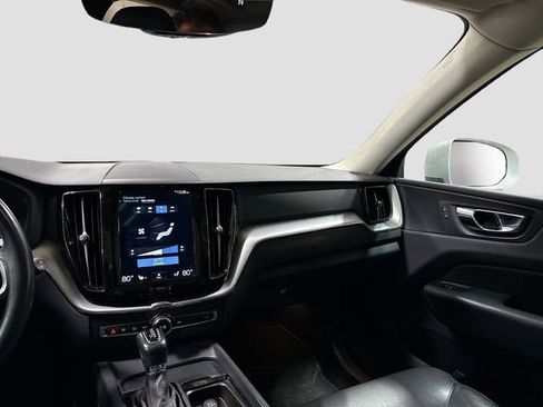 Used 2019 Volvo XC60 T5 Momentum w/ Premium Package image 26