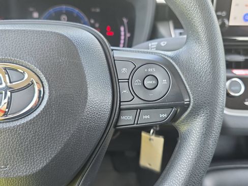 Used 2026 Toyota Corolla LE FWD image 17