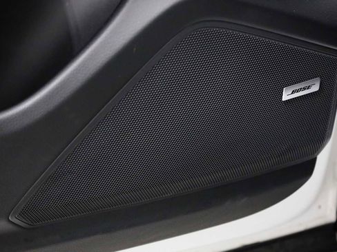 Certified 2023 Porsche Cayenne Platinum Edition image 17