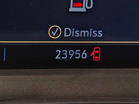 Used 2025 Cadillac XT6 Premium Luxury image 31