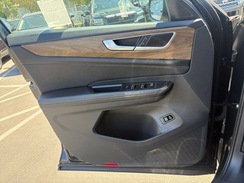 Used 2026 Volkswagen Atlas SE FWD image 18