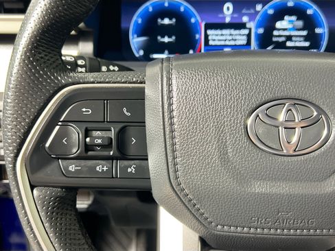 Used 2024 Toyota Tacoma TRD Sport AWD/4WD image 18