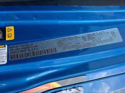 Used 2025 Jeep Gladiator Sport image 32