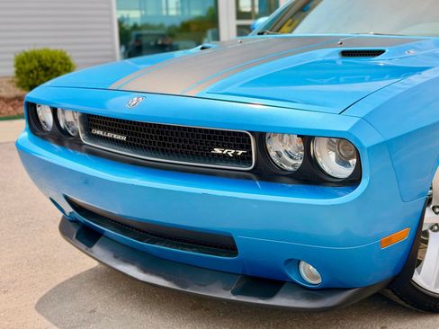 Used 2009 Dodge Challenger SRT8 w/ SRT Option Group II RWD image 22