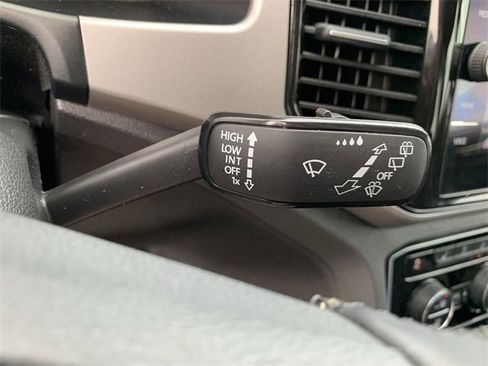 Used 2020 Volkswagen Atlas Cross Sport SEL Premium image 29