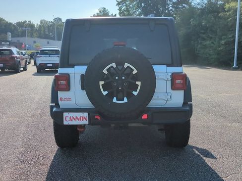Used 2025 Jeep Wrangler Unlimited Rubicon AWD/4WD image 6